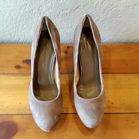 🌻 Banana Republic Pumps - Picture 2 of 5